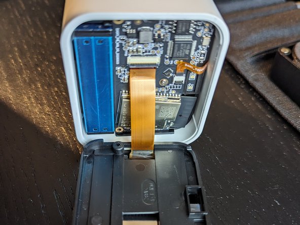 Disassembling Qingping Air Monitor Lite CGDN1, Disconnect screen: crwdns2935265:03crwdnd2935265:02crwdnd2935265:03crwdne2935265:0