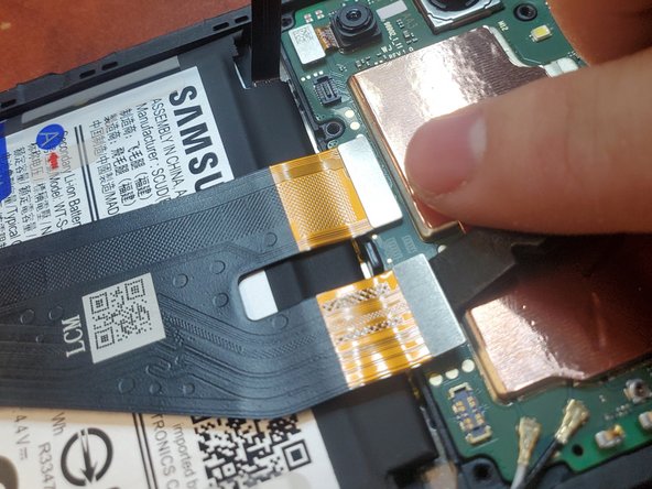 Samsung Galaxy A14 5G Teardown, Unplug Cables: crwdns2935265:06crwdnd2935265:02crwdnd2935265:03crwdne2935265:0