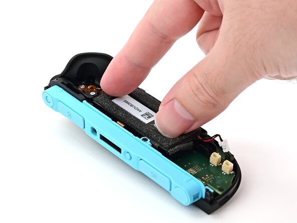 Joy-Con 2 (Left) Battery Replacement, Install the battery: crwdns2935265:017crwdnd2935265:03crwdnd2935265:03crwdne2935265:0