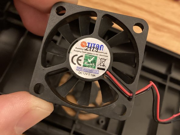 Powerex MH-C980 Disassembly, Fan removal: crwdns2935265:03crwdnd2935265:02crwdnd2935265:03crwdne2935265:0