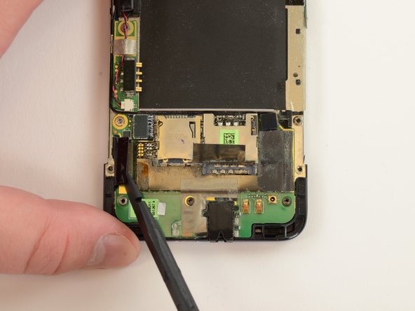 HTC Inspire 4G Display Assembly Replacement: 步骤 19 中的图像 2，3