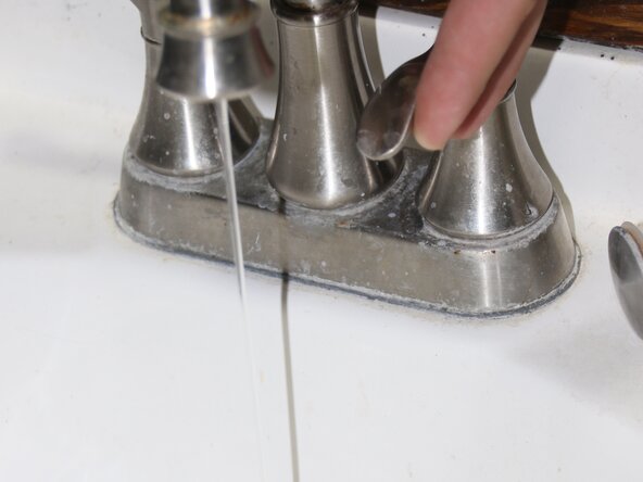 How to Fix RV Toilet Water Pressure: crwdns2935265:05crwdnd2935265:01crwdnd2935265:01crwdne2935265:0