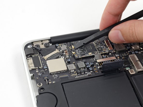 MacBook Air 11" Early 2014 AirPort/Bluetooth Board Replacement, AirPort/Bluetooth Board: crwdns2935265:04crwdnd2935265:02crwdnd2935265:03crwdne2935265:0
