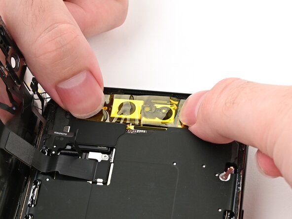 iPhone Air Screen Replacement, Protect the front cameras: crwdns2935265:013crwdnd2935265:02crwdnd2935265:02crwdne2935265:0