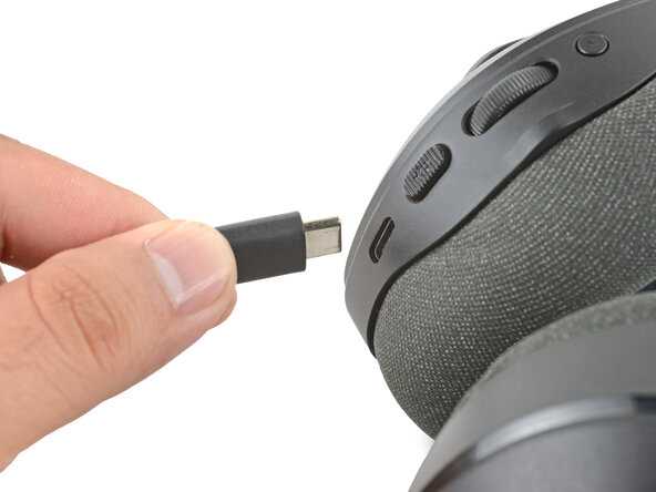 Logitech G522/A20 X Lightspeed Ear Pads Replacement, Prepare the headset for disassembly: crwdns2935265:01crwdnd2935265:02crwdnd2935265:02crwdne2935265:0