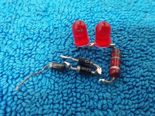 9V batterijtester met 2 rode LED's - zelfgemaakt ontwerp.: stap 4, afbeelding 2 van 3