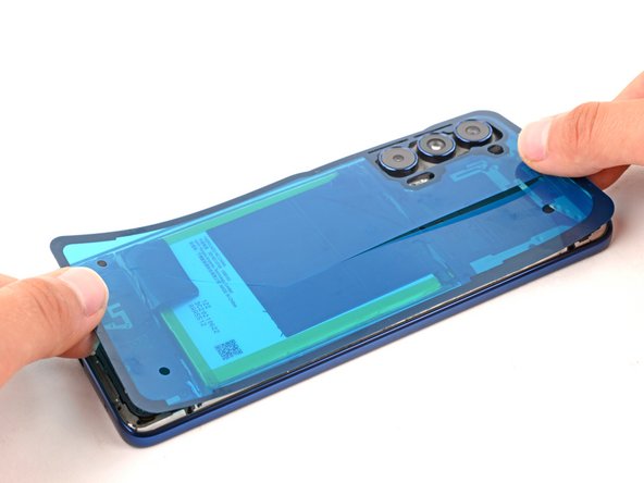 How to Replace the Adhesive for Your Motorola Phone, Apply the adhesive: crwdns2935265:04crwdnd2935265:02crwdnd2935265:02crwdne2935265:0