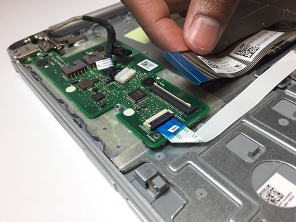 Acer Aspire Switch 10 SW5-012-18MY USB Port Replacement: crwdns2935265:03crwdnd2935265:03crwdnd2935265:03crwdne2935265:0