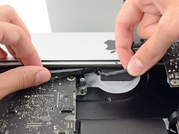 iMac Intel 21.5" EMC 2544 Logic Board Replacement: crwdns2935265:041crwdnd2935265:02crwdnd2935265:03crwdne2935265:0