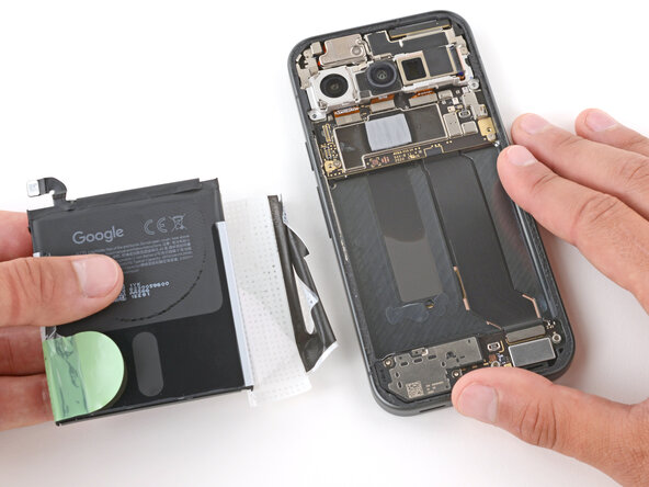 Google Pixel 10 Battery Replacement, Remove the battery: 27 단계, 이미지 3개 중 2개