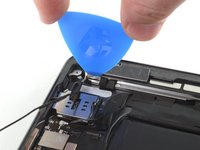 iPad 7 Right Bluetooth and Wi-Fi Antenna Replacement