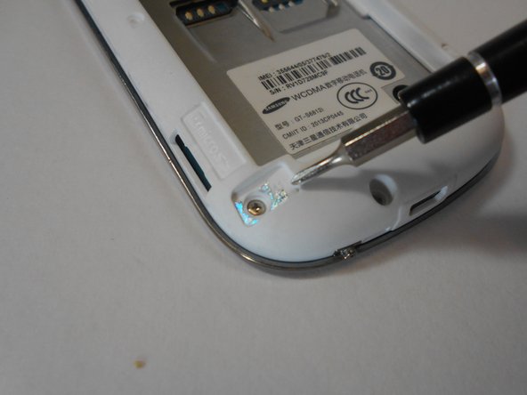 Samsung Galaxy Fame S6812i Speaker Replacement, Remove the Mid-Frame: crwdns2935265:03crwdnd2935265:02crwdnd2935265:03crwdne2935265:0