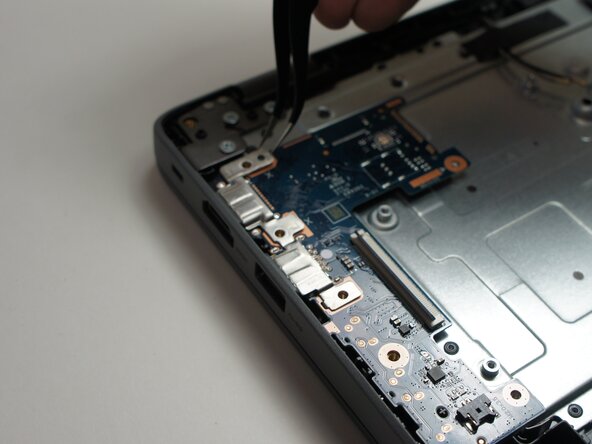 Lenovo 100e Chromebook Gen 4 Screen Replacement: step 25, image 1 of 2