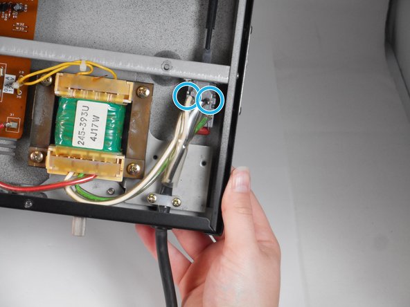 Boss CE-300 Super Chorus Power Supply and Power Cable Replacement: crwdns2935265:010crwdnd2935265:02crwdnd2935265:02crwdne2935265:0