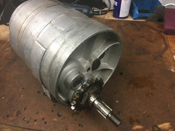 AJS/Matchless Lightweight Gearbox Overhaul, Refit the output sprocket: crwdns2935265:029crwdnd2935265:03crwdnd2935265:03crwdne2935265:0