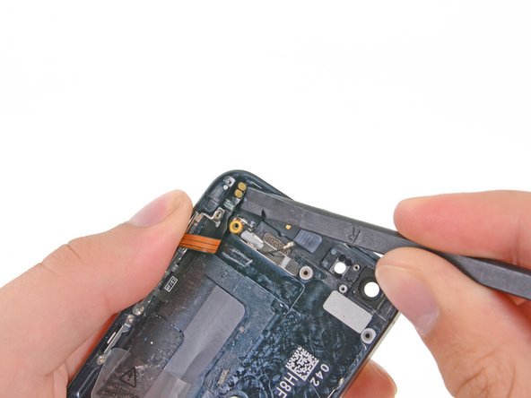 Замена задней части корпуса iPhone 5: crwdns2935265:046crwdnd2935265:01crwdnd2935265:03crwdne2935265:0