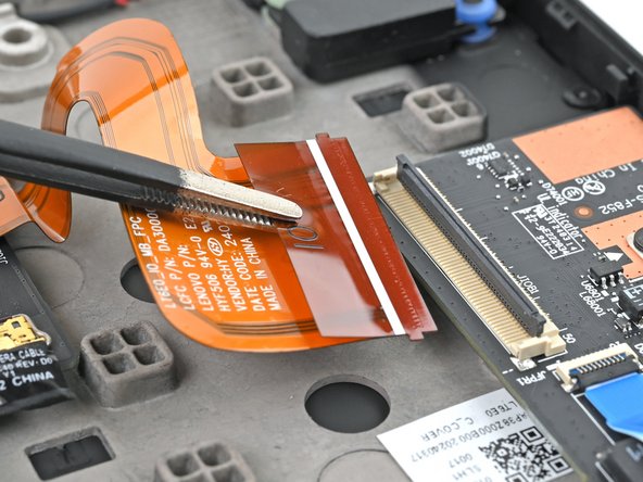 Lenovo ThinkPad T16 Gen 3 I/O Board Replacement, Disconnect the interconnect cable: stap 0, afbeelding 3 van 3