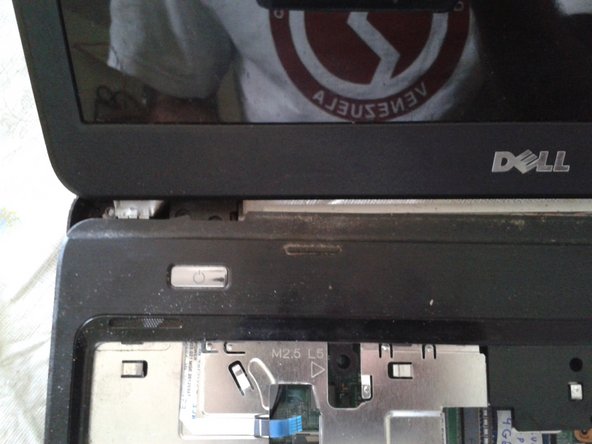 Reemplazo de disco duro de laptop Dell Inspiron N4050: crwdns2935265:09crwdnd2935265:02crwdnd2935265:02crwdne2935265:0