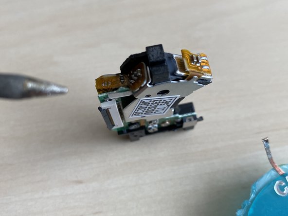 PlayStation 2 Slimline PVR-802W Laser Replacement, Desoldering the anti-static security: crwdns2935265:08crwdnd2935265:02crwdnd2935265:03crwdne2935265:0