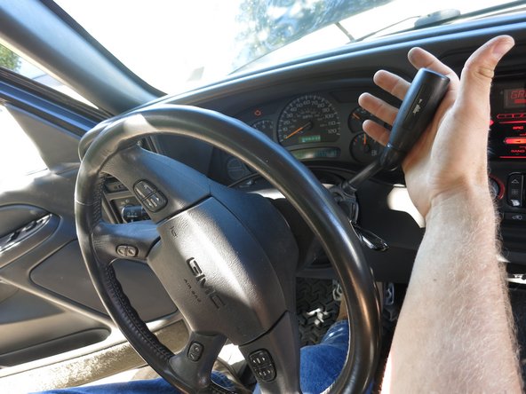 How to remove FHX-720bt head unit in a 1999-2007 Chevrolet Silverado: step 4, image 1 of 2
