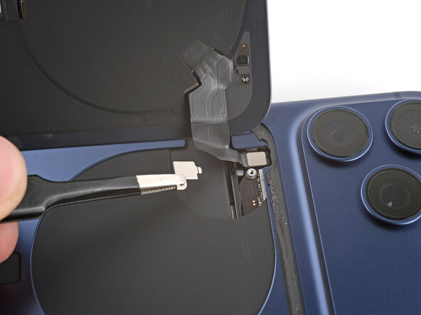 iPhone 17 Pro Back Glass Replacement, Remove the cover: crwdns2935265:010crwdnd2935265:02crwdnd2935265:02crwdne2935265:0