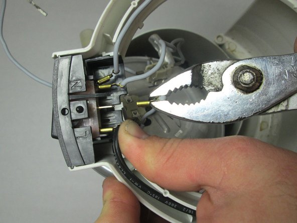 Braun Aromaster KF440 Heating Element Replacemen, Remove switch wires: crwdns2935265:09crwdnd2935265:02crwdnd2935265:03crwdne2935265:0