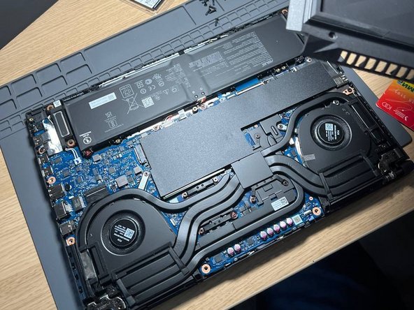 ASUS TUF Gaming A15 (2023) FA507XI RAM Replacement, Removing the back cover: crwdns2935265:03crwdnd2935265:03crwdnd2935265:03crwdne2935265:0