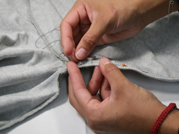 How to Fix a Split Seam on Shirt Sleeves: crwdns2935265:03crwdnd2935265:03crwdnd2935265:03crwdne2935265:0