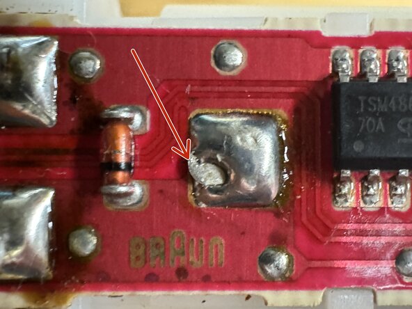 Oral-B Vitality Battery Replacement, Remove toothbrush head and inspect board, battery, and motor: crwdns2935265:02crwdnd2935265:02crwdnd2935265:03crwdne2935265:0