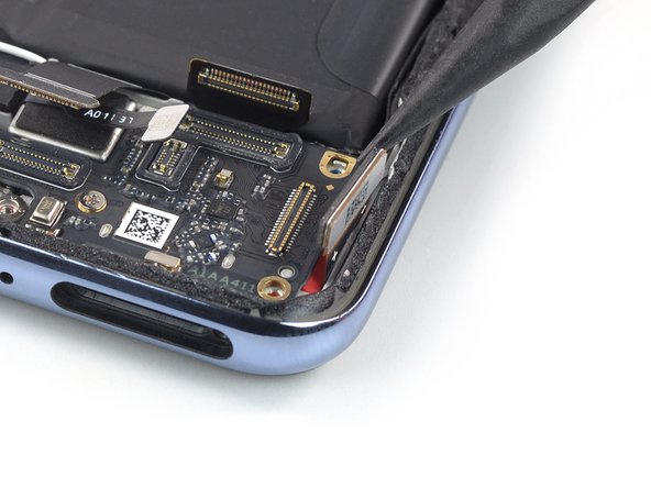 OnePlus Nord 2 5G Daughterboard Replacement, Disconnect the display: crwdns2935265:023crwdnd2935265:02crwdnd2935265:02crwdne2935265:0