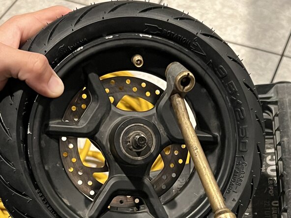 NIU KQi3 Pro Electric Scooter Front Tire Replacement: crwdns2935265:00crwdnd2935265:01crwdnd2935265:02crwdne2935265:0