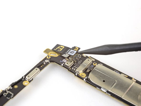 Google Pixel 5 Front Camera Replacement, Remove the front camera: crwdns2935265:041crwdnd2935265:02crwdnd2935265:03crwdne2935265:0