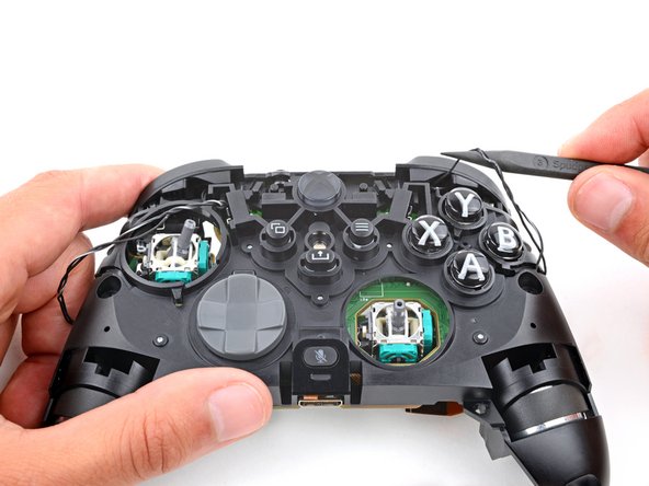 Scuf Instinct Pro Buttons Replacement, Move the wires: stap 17, afbeelding 3 van 3