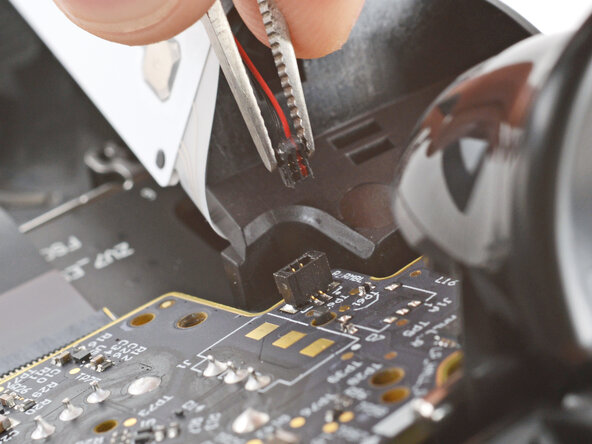 Steam Controller (2nd Gen, 2026) FSC Board Replacement, Disconnect the rumble motors: step 7, image 3 of 3