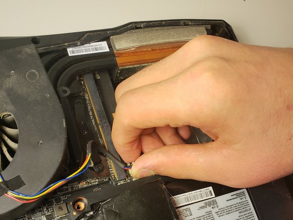 MSI GT62VR 6RD Dominator Cooling Fan Replacement: crwdns2935265:04crwdnd2935265:02crwdnd2935265:02crwdne2935265:0