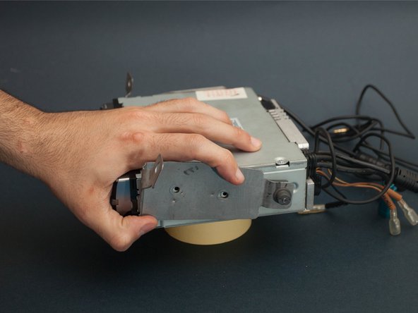 2009-2015 Suzuki Alto Head Unit Replacement, installing the mounting plates: crwdns2935265:05crwdnd2935265:02crwdnd2935265:03crwdne2935265:0