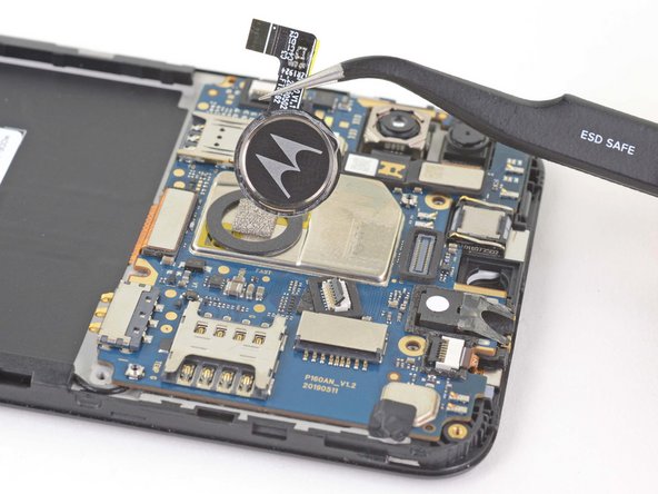 Motorola Moto E6 Plus Motherboard Replacement, Remove the fingerprint sensor: crwdns2935265:020crwdnd2935265:03crwdnd2935265:03crwdne2935265:0