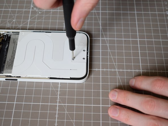 Nothing Phone (2a) Battery Replacement, Remove x4 T5 screws at the bottom: crwdns2935265:012crwdnd2935265:03crwdnd2935265:03crwdne2935265:0