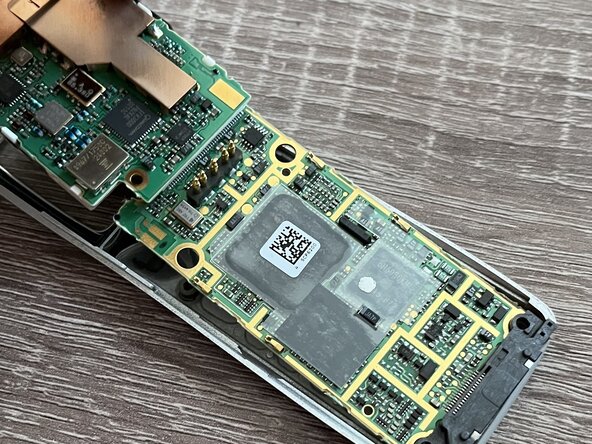 Sanyo SCP-6200 Screen Replacement, Remove the board: crwdns2935265:05crwdnd2935265:03crwdnd2935265:03crwdne2935265:0