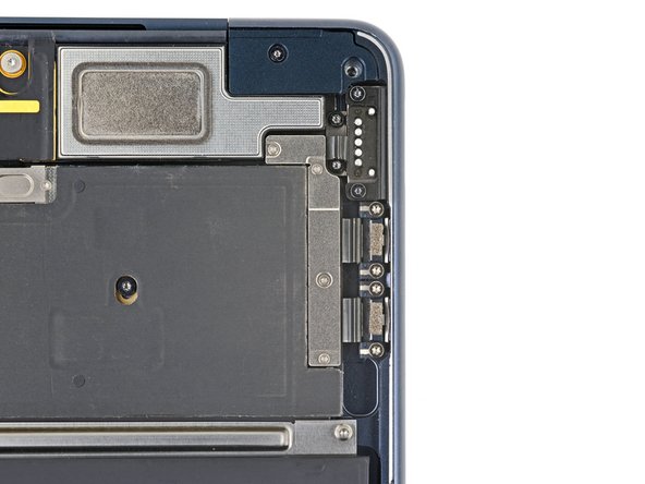 MacBook Air 2022 (M2) Thunderbolt Ports Replacement, Unfasten the top right press connector cover: crwdns2935265:011crwdnd2935265:02crwdnd2935265:02crwdne2935265:0