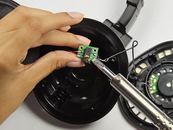 Audio-Technica ATH-M40x Left Driver Replacement: crwdns2935265:03crwdnd2935265:02crwdnd2935265:02crwdne2935265:0