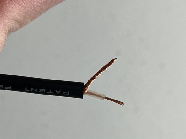 How to Repair a Squareplug Patch Cable with SP400 Plugs: crwdns2935265:06crwdnd2935265:03crwdnd2935265:03crwdne2935265:0