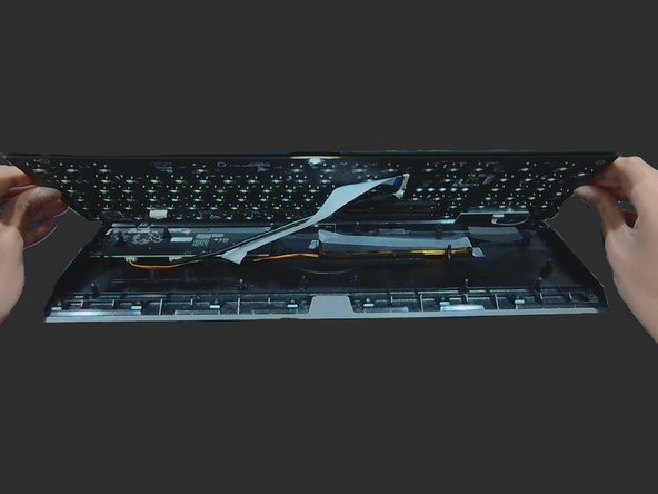Razer BlackWidow V3 Pro Top Housing Replacement, Open the keyboard: crwdns2935265:06crwdnd2935265:03crwdnd2935265:03crwdne2935265:0