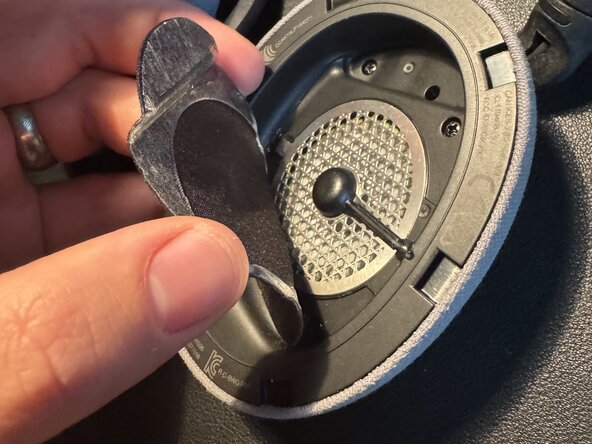 B&W PX7 Noise and cutoffs at the left headphone: crwdns2935265:02crwdnd2935265:03crwdnd2935265:03crwdne2935265:0