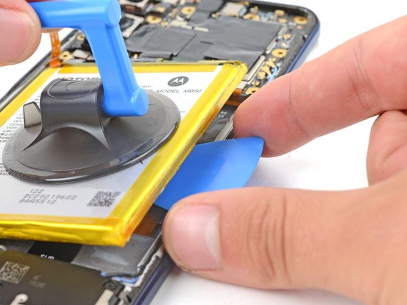 Motorola Edge 5G UW (2022) Display Replacement, Separate the battery's adhesive: crwdns2935265:022crwdnd2935265:03crwdnd2935265:03crwdne2935265:0