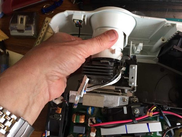 Mitsubishi EX320U Projector Disassembly, Optical assembly removal: crwdns2935265:08crwdnd2935265:02crwdnd2935265:02crwdne2935265:0