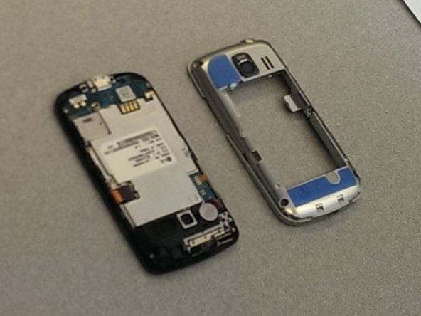 Disassembling LG Vortex, Remove the Back Frame: crwdns2935265:05crwdnd2935265:03crwdnd2935265:03crwdne2935265:0