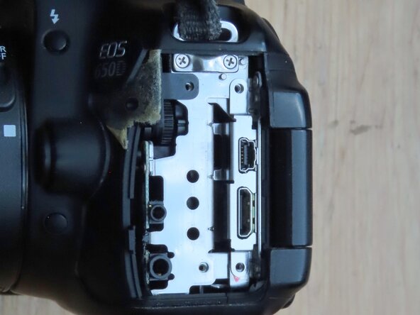 Interface Terminal Rubber Caps, Removing the interface terminal cover: crwdns2935265:03crwdnd2935265:02crwdnd2935265:02crwdne2935265:0