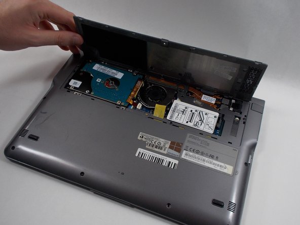 Samsung NP540U3C-A02UB Fan Replacement: crwdns2935265:03crwdnd2935265:03crwdnd2935265:03crwdne2935265:0