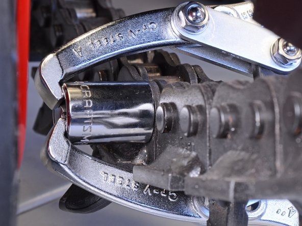 Barreto Trencher E718MTH4S 2016 Chain Roller Spacer Replacement, Remove the master link pin: step 6, image 3 of 3